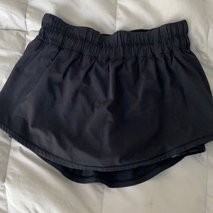 Lulu Lemon tennis skirt size 6, great condition